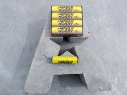 Mocna petarda Danger Hobby 5g - 5g NEC/szt - 4 sztuki (całe opakowanie)